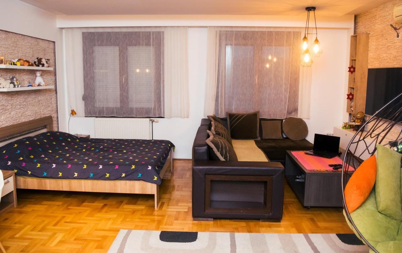 Apartment Aleksija Ni Exteriér fotografie