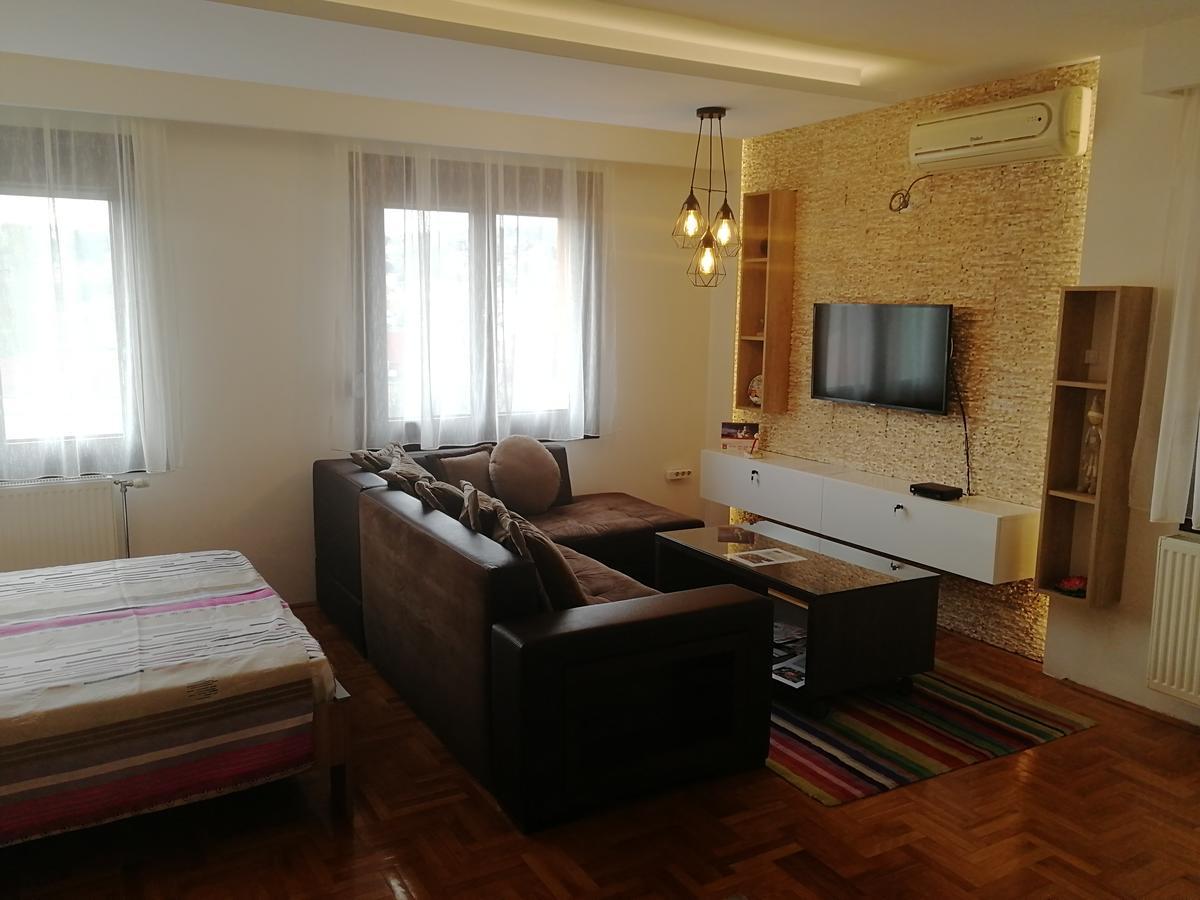 Apartment Aleksija Ni Exteriér fotografie